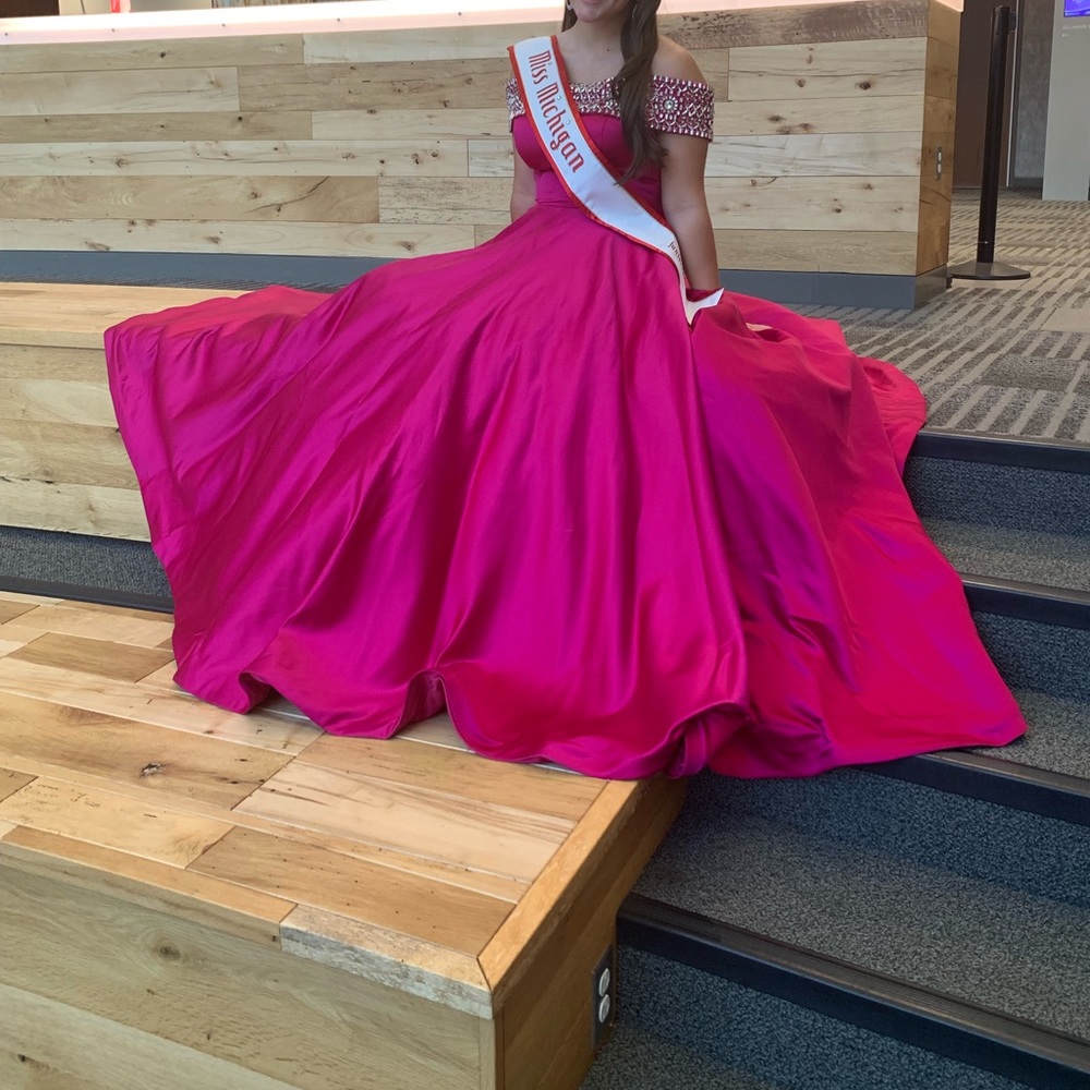 Custom Ashley Lauren gown